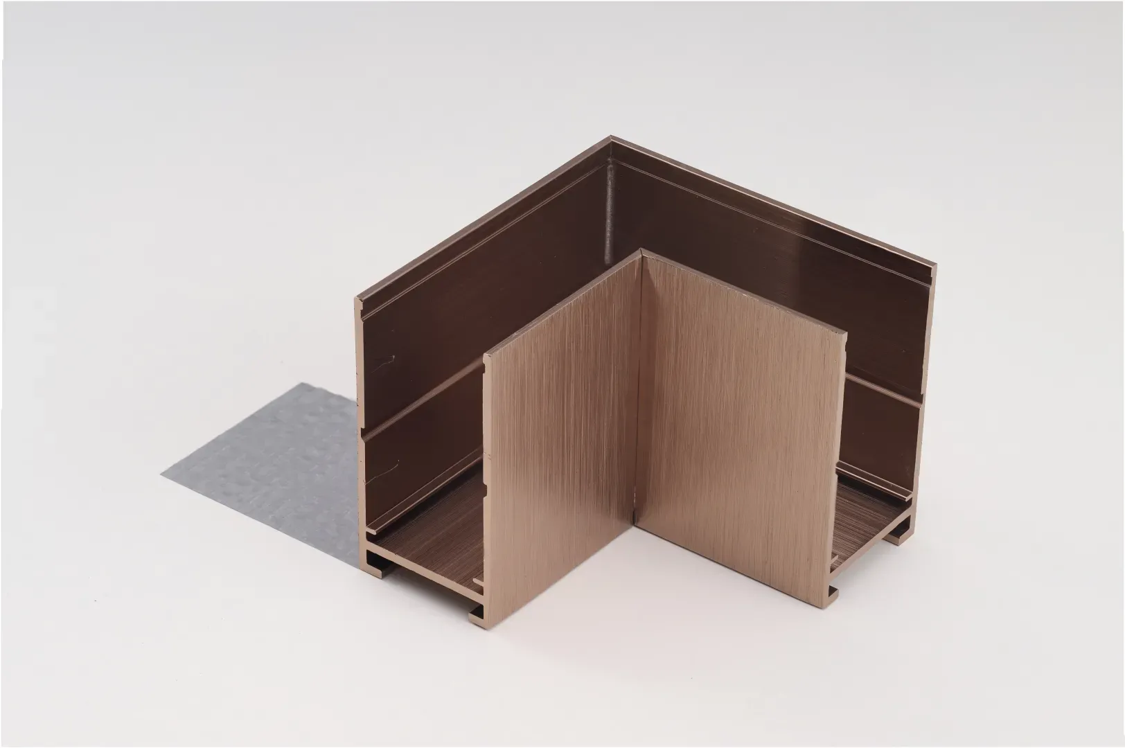 BETA TRACK MAGNETIC57 230V CORNER90 A ANODISED CHOCOLATE